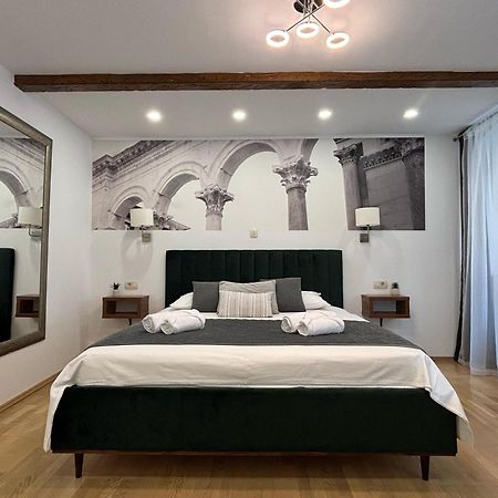 Palace Luxury Room Split Exterior photo