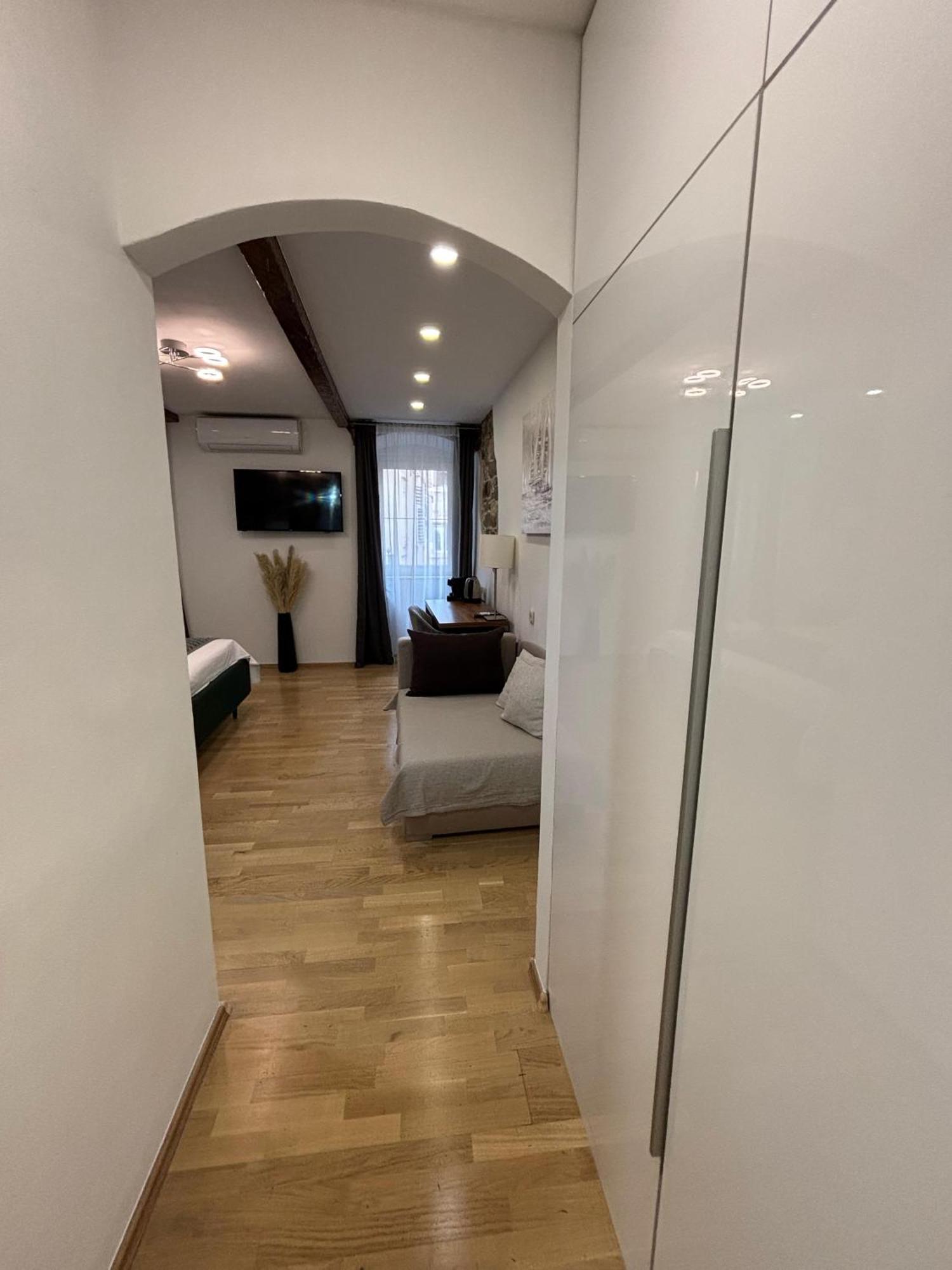 Palace Luxury Room Split Exterior photo