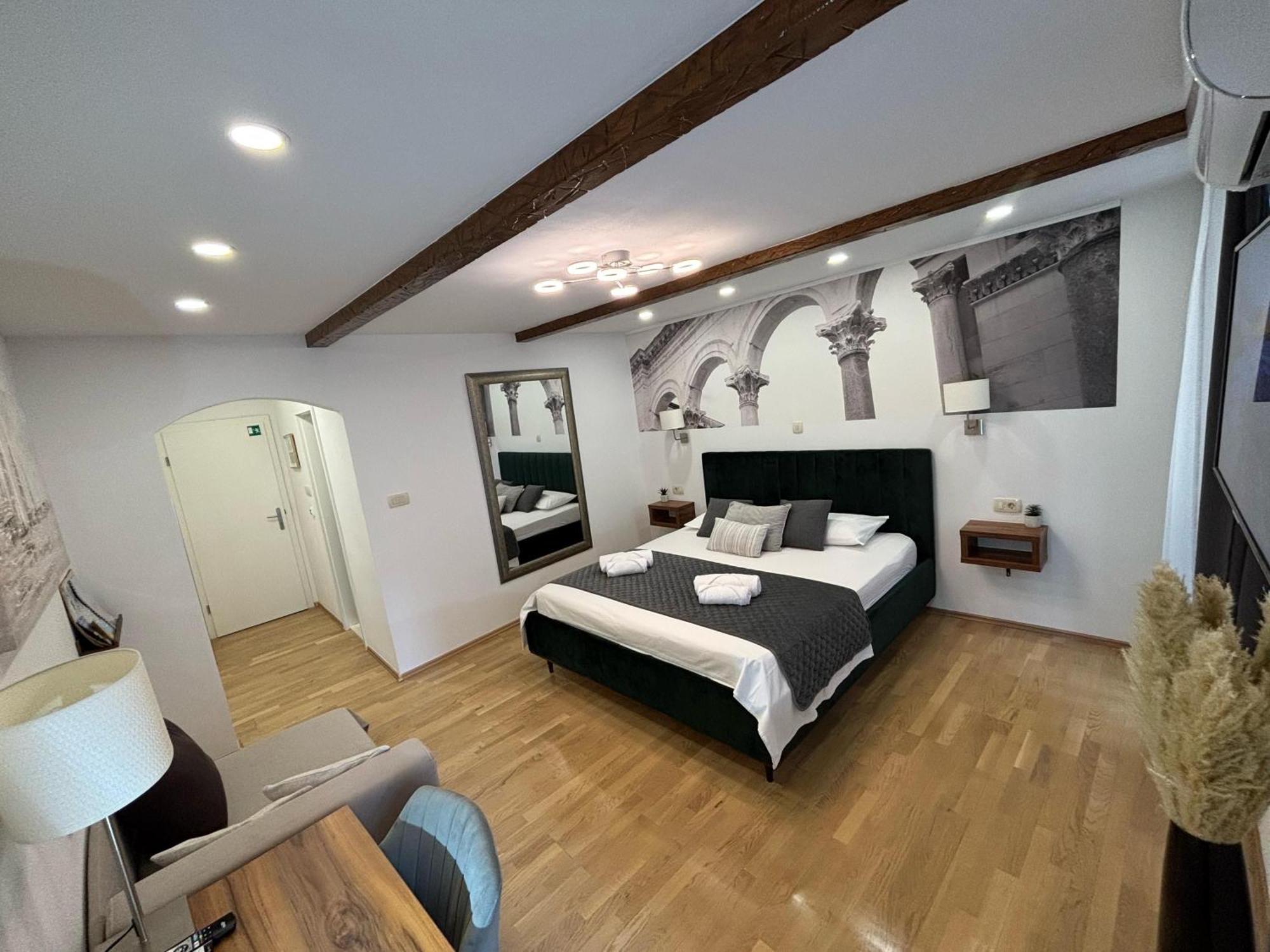 Palace Luxury Room Split Exterior photo